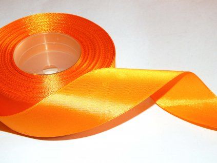 Saténová dekorační stuha AKSA 12 mm x 32 m v oranžové barvě