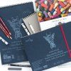Blok SM.LT Grey Sketch Pad, 20 šedých listů formátu A5, pevný papír 180 g/m2